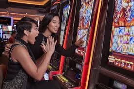 Ninja vs Samurai slot game interface showing reels and bonus features on poltartoto login